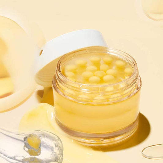 Aufhellende Gesichtscreme mit Retinol und Kollagen