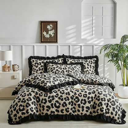 🛏️✨ Leopard Print Ruffled Duvet Cover Set – Bold & Cozy Bedroom Style 🐆