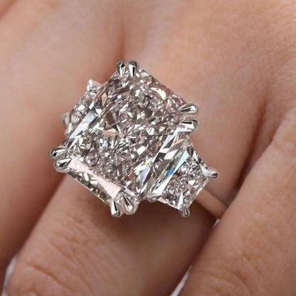 ⏰ Elegant Square Cut Zircon Ring – Timeless & Sparkling 💍✨
